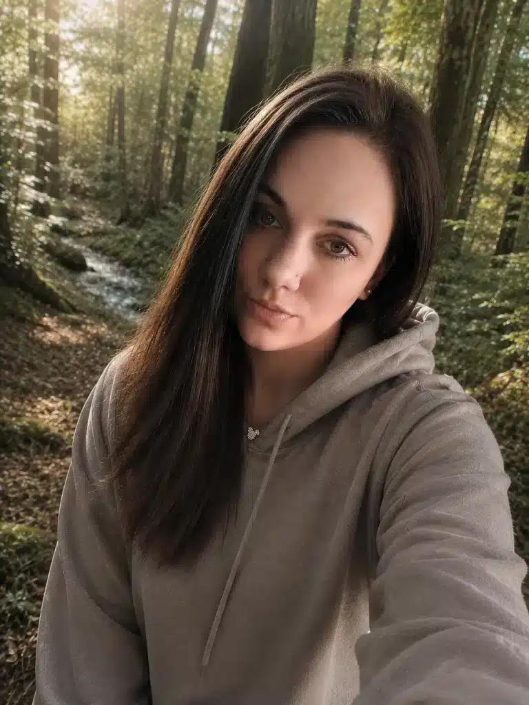 Nova medium en paranormaal consulent bij Antheraya